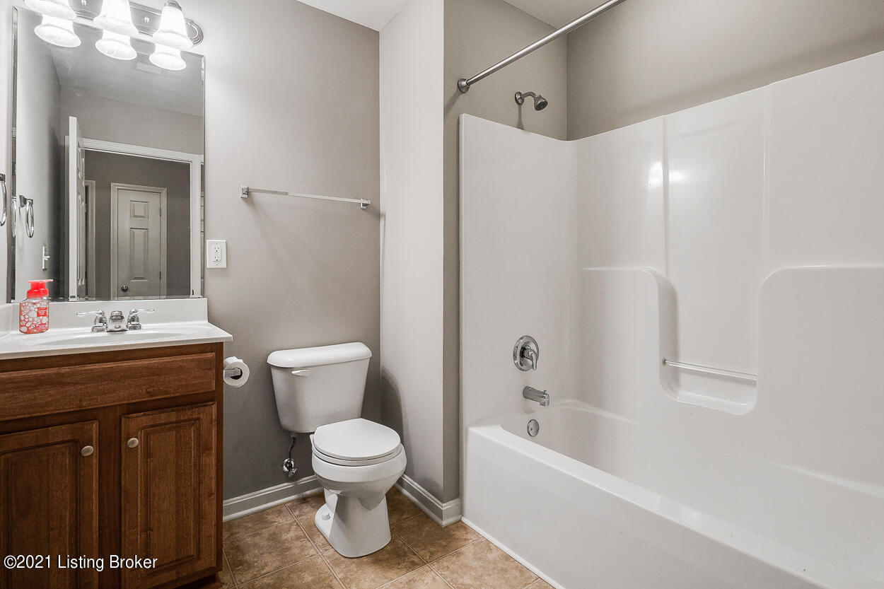 6508 Renate Road Louisville, KY 40291 - Photo 30 of 37 33