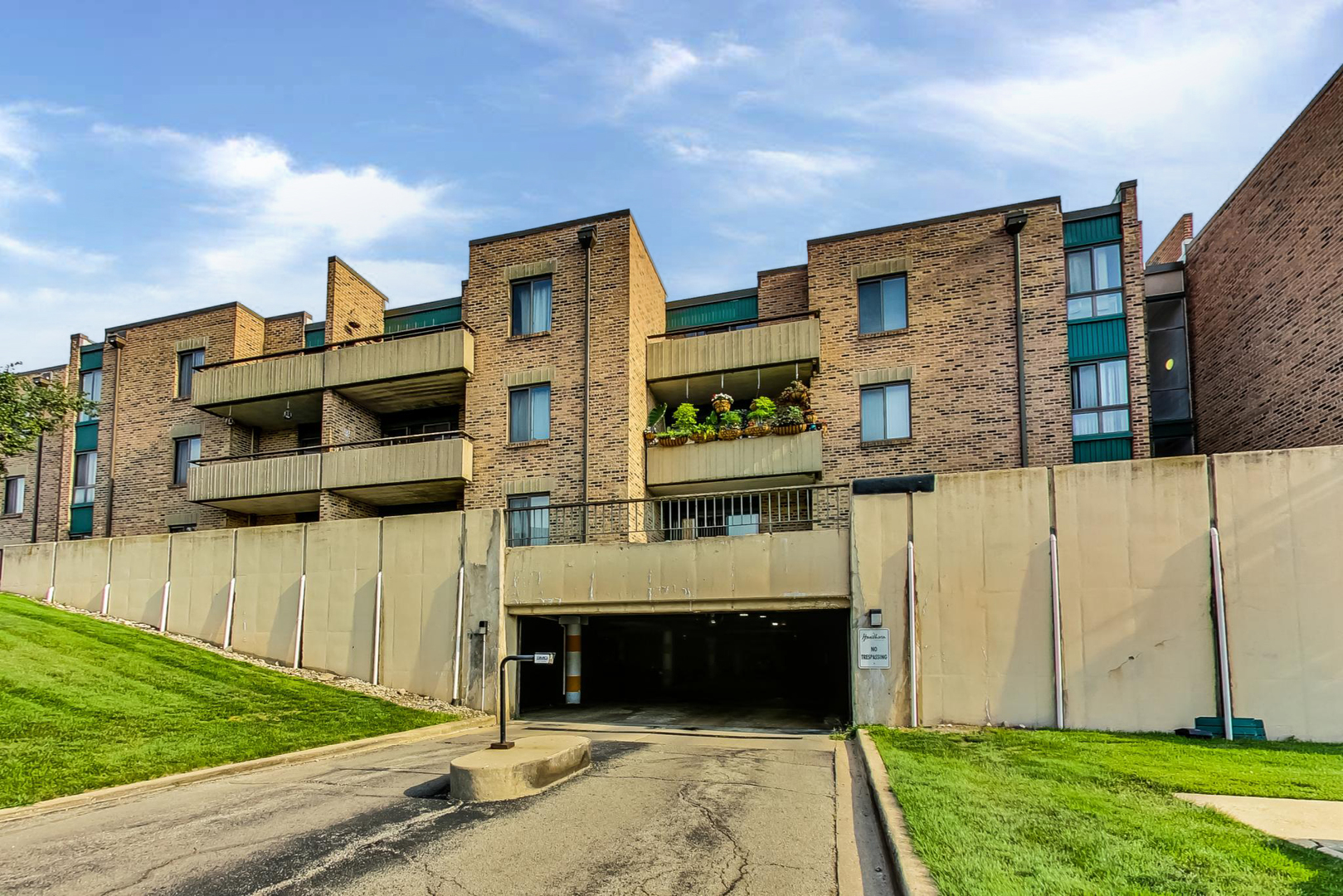 1931 Prairie Square, Unit 108 Schaumburg, IL 60173 - Photo 38 of 40 a view of building with yard