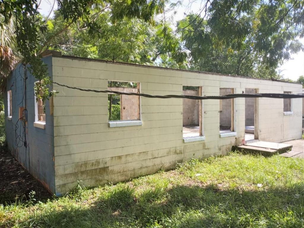 4022 Shellman Street Orlando, FL 32811 - Photo 2 of 20