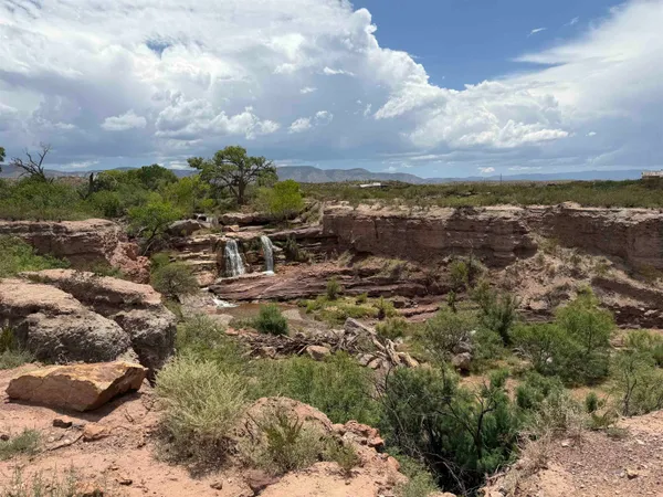 $550,000 | 11 A Crosscreek Road, Bent, NM 88314
