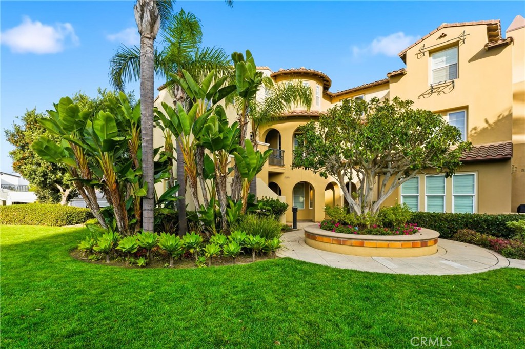 21245 Alanis Circle Huntington Beach, CA 92648 - Photo 2 of 50 View of the Courtyard and part of the park/greenbelt area