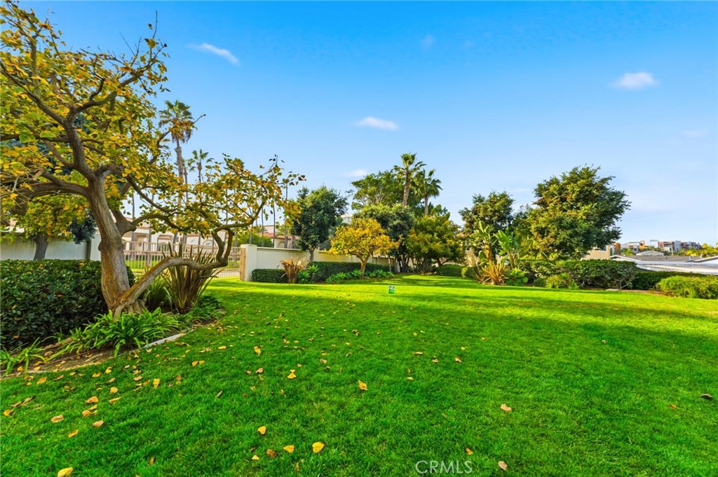 21245 Alanis Circle Huntington Beach, CA 92648 - Photo 37 of 50 Greenbelt/Park with tropical landscaping