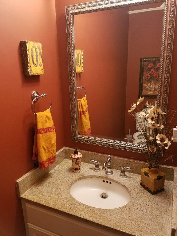 1230 Longview Road Roanoke, VA 24018 - Photo 18 of 51 24 Half Bath Powder Room