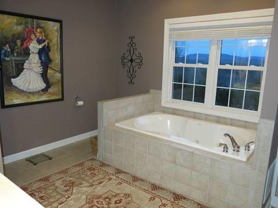 1230 Longview Road Roanoke, VA 24018 - Photo 23 of 51 29 Master Bath