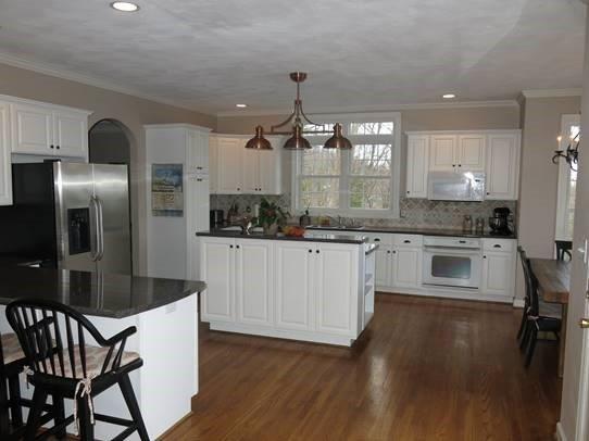 1230 Longview Road Roanoke, VA 24018 - Photo 10 of 51 15 Kitchen