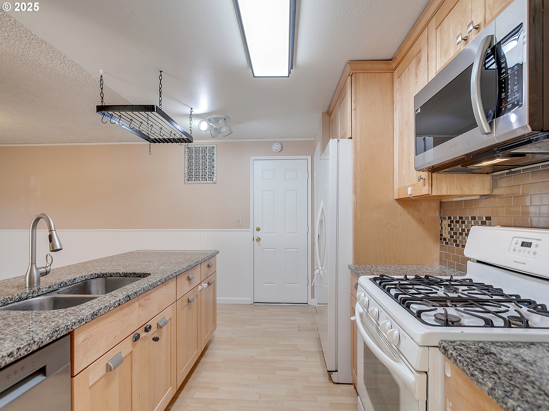 1632 Northwest 143rd Avenue Portland, OR 97229 - Photo 13 of 39