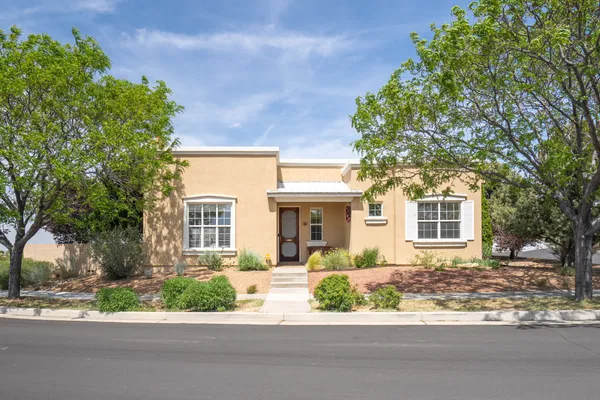 $560,000 | 2 Mule Deer Road, Santa Fe, NM 87508