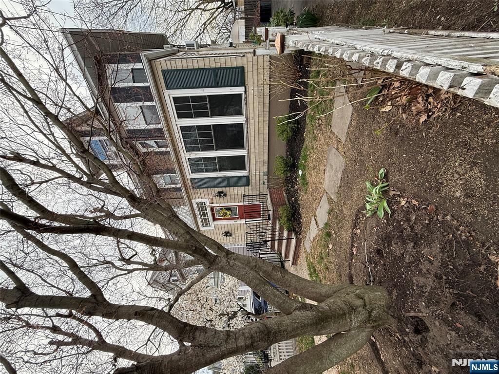 a house view with a yard