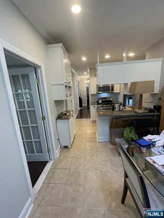 $2,950 | 102 Daniel Avenue, Unit 1, Rutherford, NJ 07070