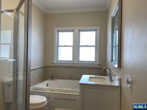 $2,950 | 102 Daniel Avenue, Unit 1, Rutherford, NJ 07070