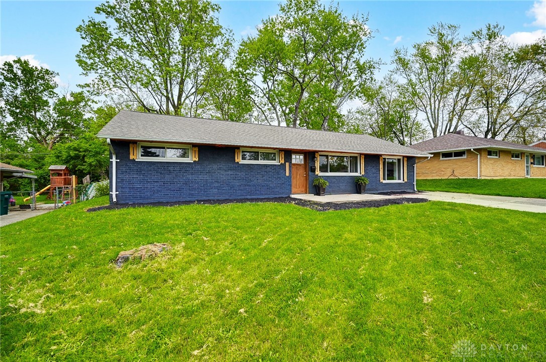 4455 East Kitridge Road Dayton, OH 45424 - Photo 3 of 43