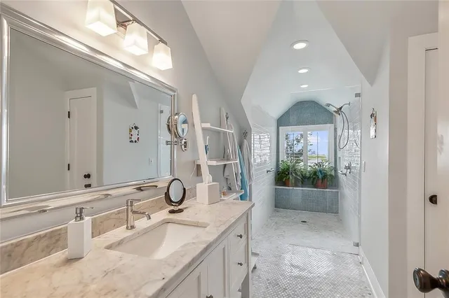 $2,600 | 420 Metairie-Hammond Highway, Unit 310, Metairie, LA 70005