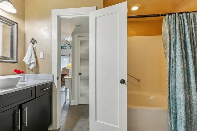 $2,600 | 420 Metairie-Hammond Highway, Unit 310, Metairie, LA 70005