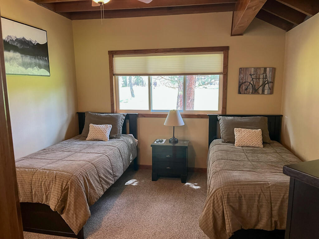 57232 Island Road, Unit 32 Sunriver, OR 97707 - Photo 19 of 26 Sunriver Meadow House 32-22