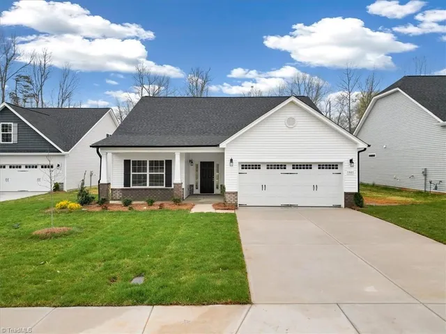 $394,700 | 1985 Meadowview Drive, Graham, NC 27253