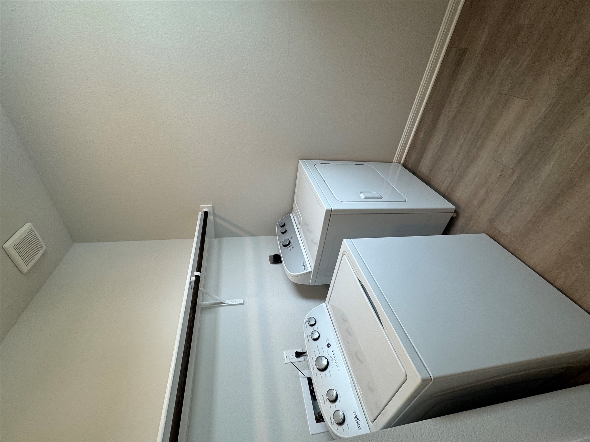 241 Alcatraz Loop Jarrell, TX 76537 - Photo 10 of 10 a utility room with dryer and washer