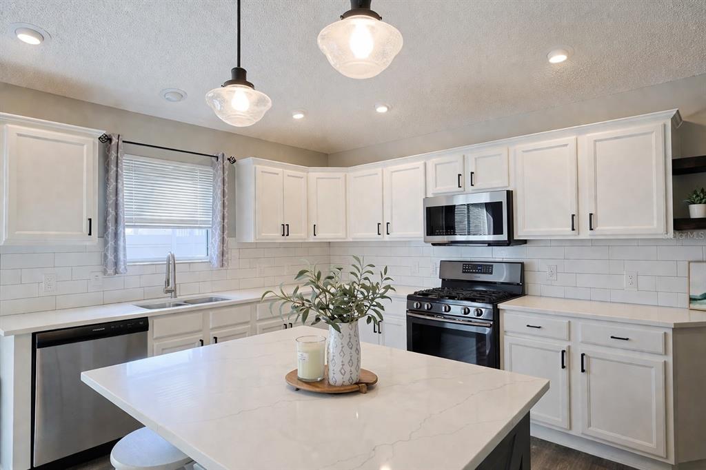 1451 Rosedale Way The Villages, FL 32162 - Photo 2 of 27