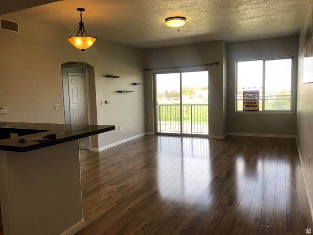 165 Albion Village Way, Unit 403 Sandy, UT 84070 - Photo 2 of 8