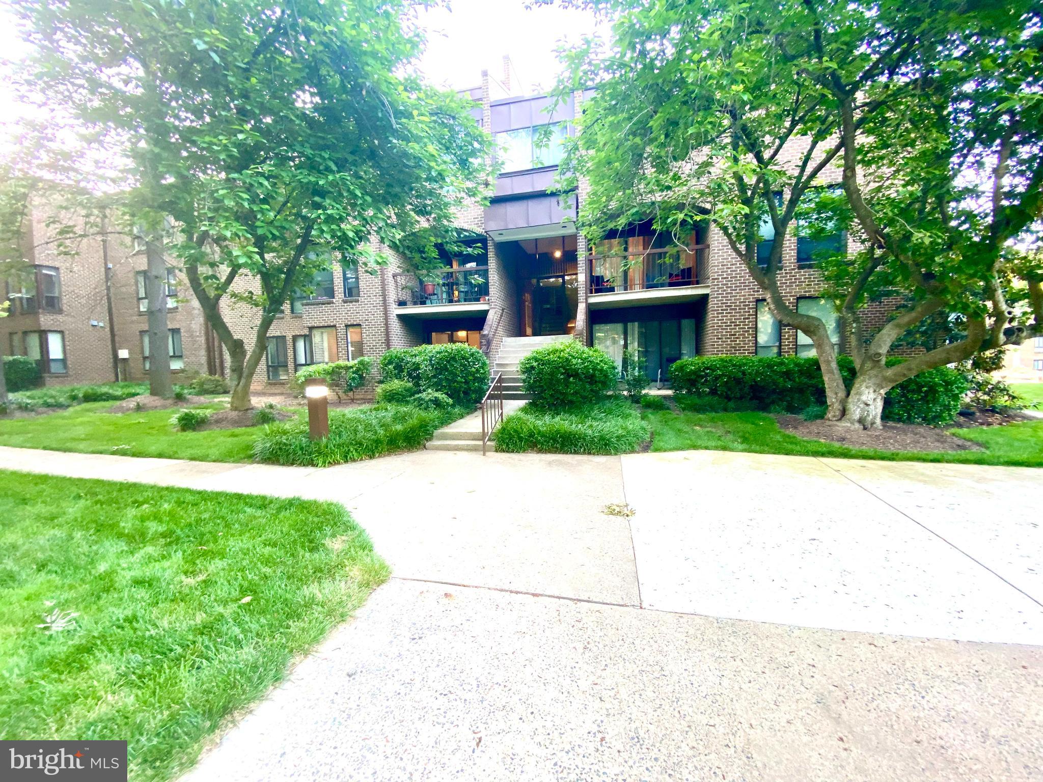 11260 Chestnut Grove Square, Unit 11260137 Reston, VA 20190 - Photo 1 of 29