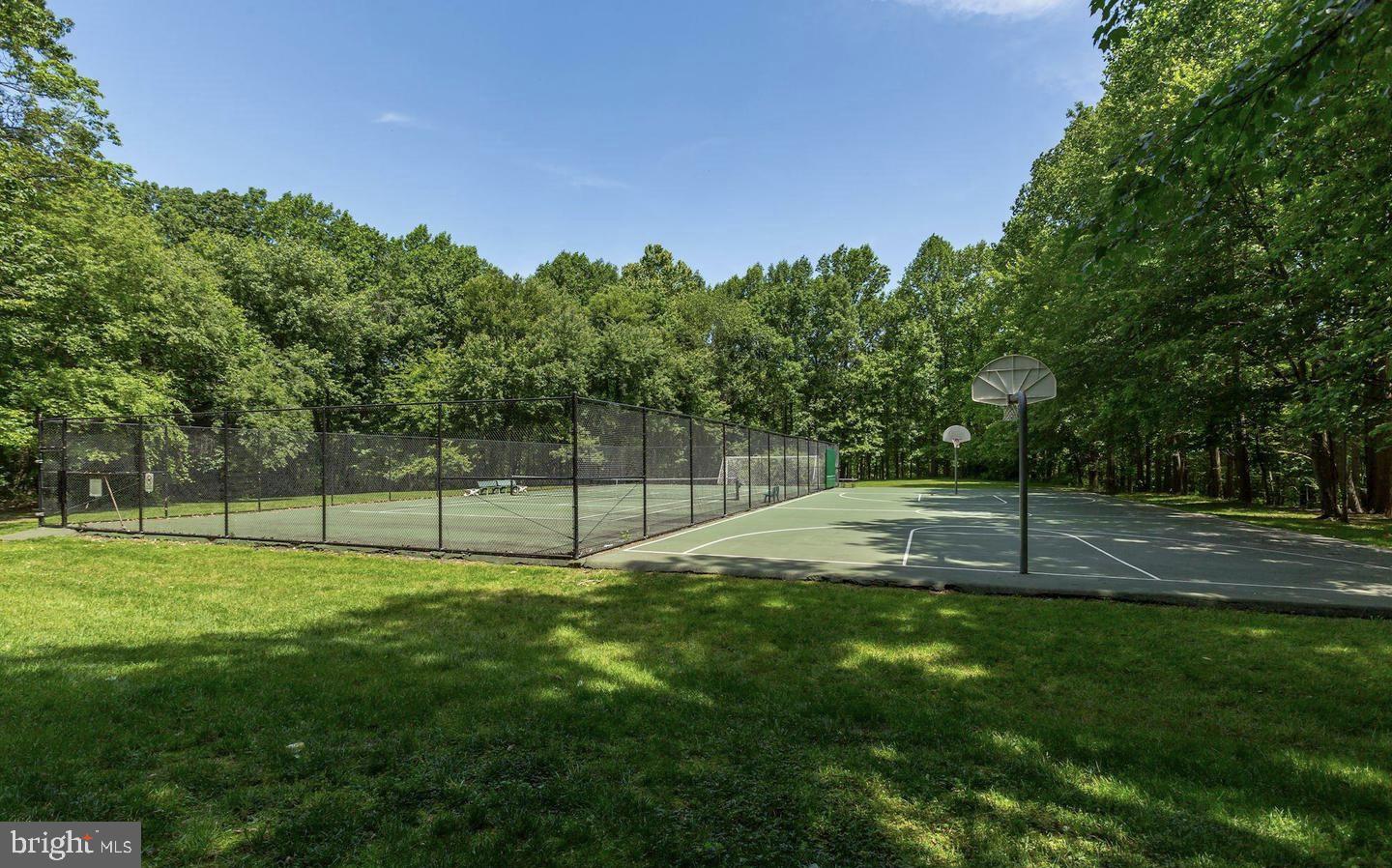 11260 Chestnut Grove Square, Unit 11260137 Reston, VA 20190 - Photo 25 of 29