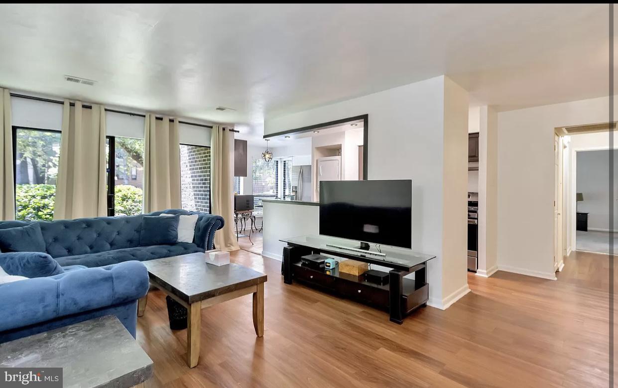 11260 Chestnut Grove Square, Unit 11260137 Reston, VA 20190 - Photo 4 of 29