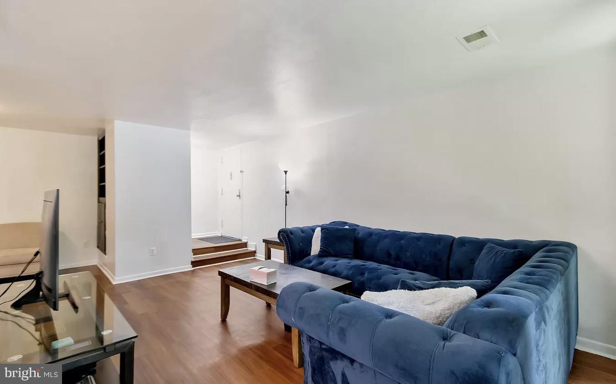 11260 Chestnut Grove Square, Unit 11260137 Reston, VA 20190 - Photo 5 of 29