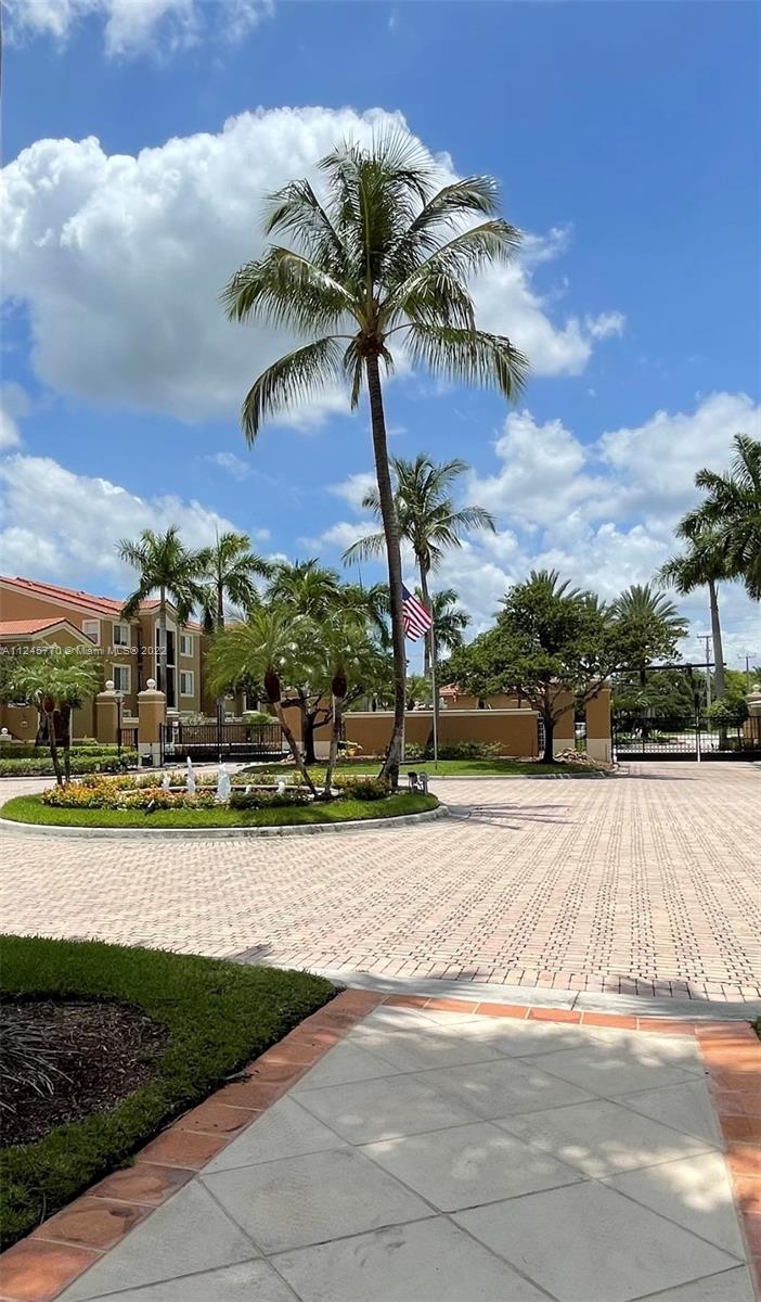 8020 North Nob Hill Road, Unit 103 Tamarac, FL 33321 - Photo 5 of 29 Gallery Image 5