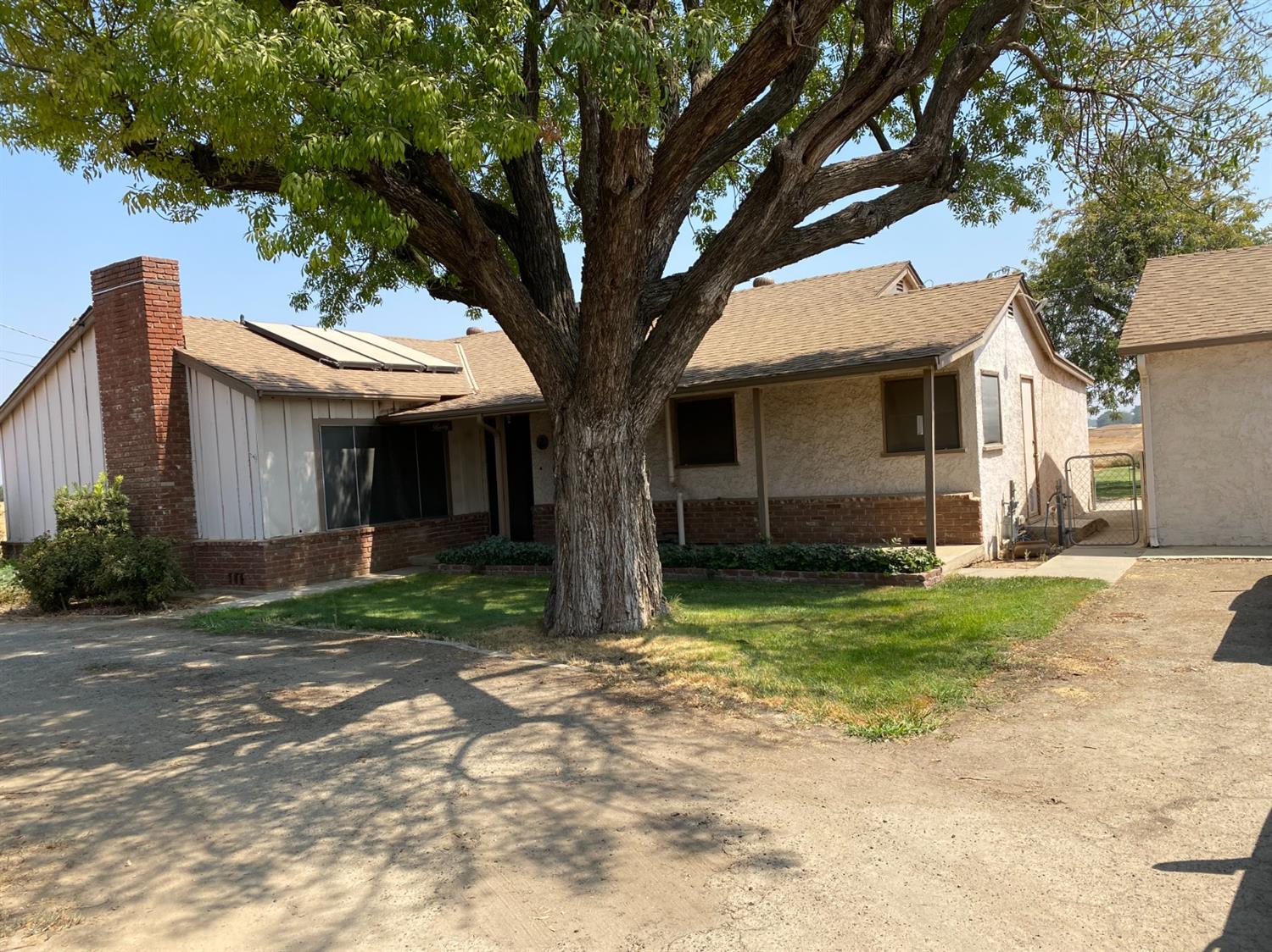 9590 South Buttonwillow Avenue Reedley, CA 93654 - Photo 1 of 24 Gallery Image 1