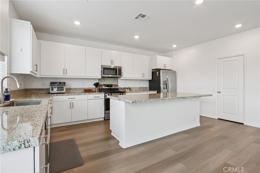 5091 Banjo Way Hemet, CA 92545 - Photo 9 of 35