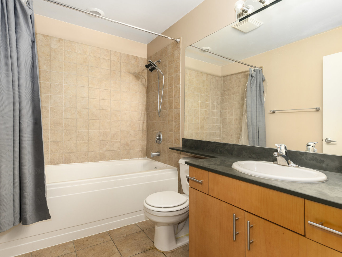 1040 West Adams Street, Unit 120 Chicago, IL 60607 - Photo 13 of 24