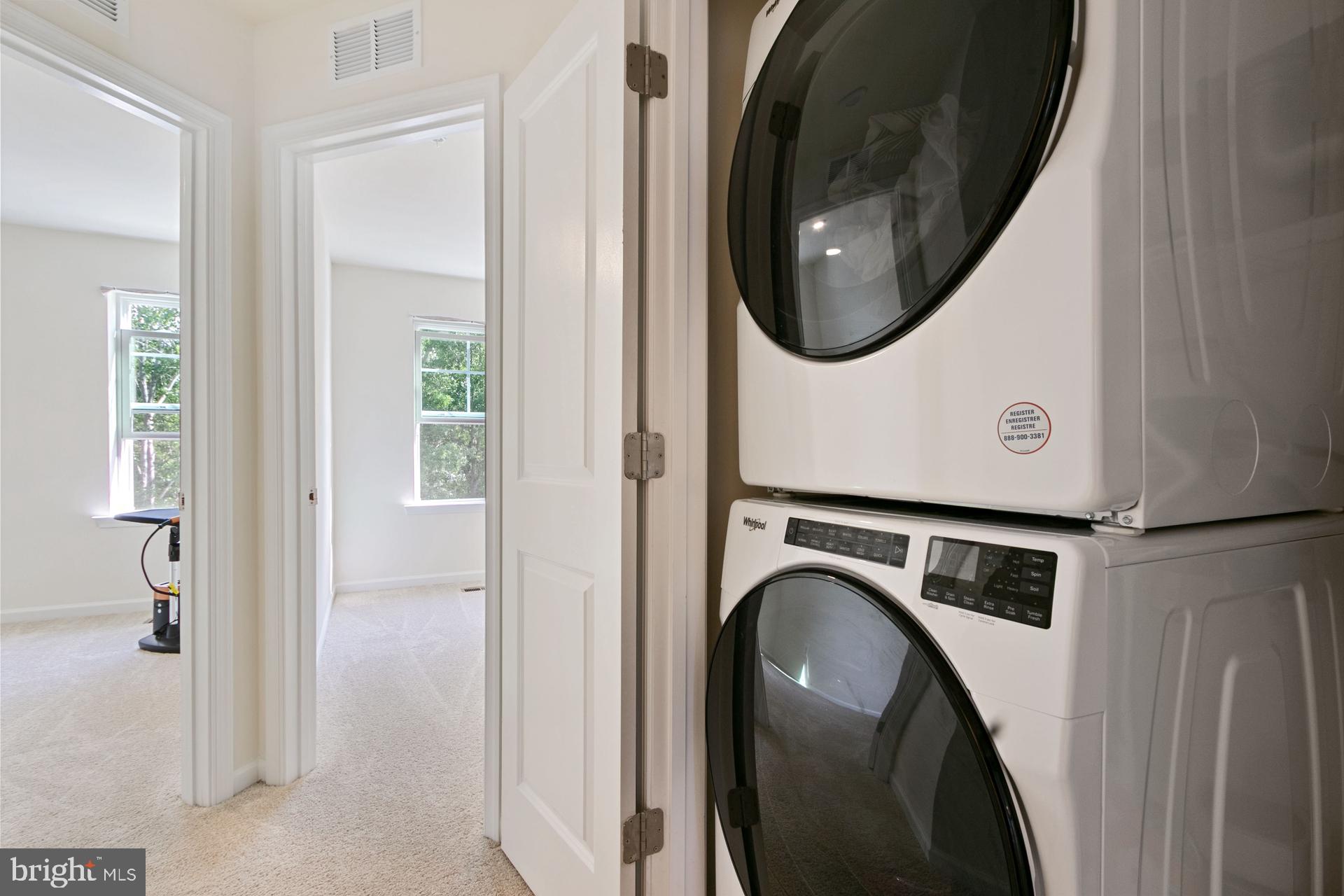 340 Shipyard Drive Cambridge, MD 21613 - Photo 28 of 35 a utility room with dryer and washer