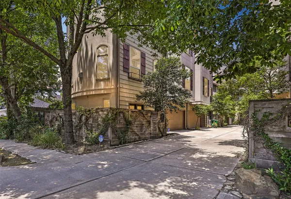 $2,900 | 5014 Schuler Street, Houston, TX 77007