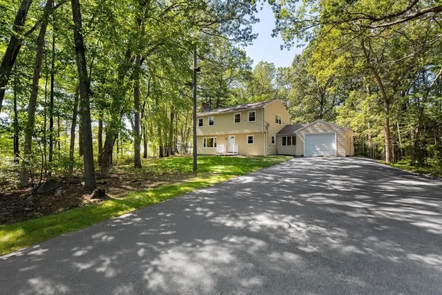 $860,000 | 17 Carlisle Road, Westford, MA 01886