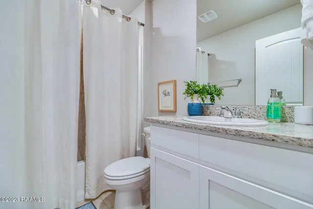 $3,500 | 109 Red Pne Drive, Lafayette, LA 70501