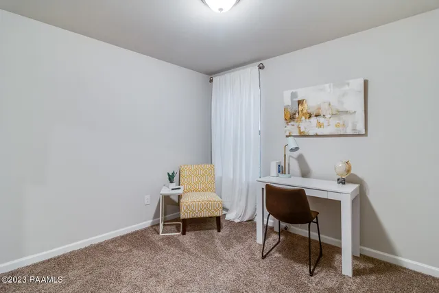 $3,500 | 109 Red Pne Drive, Lafayette, LA 70501