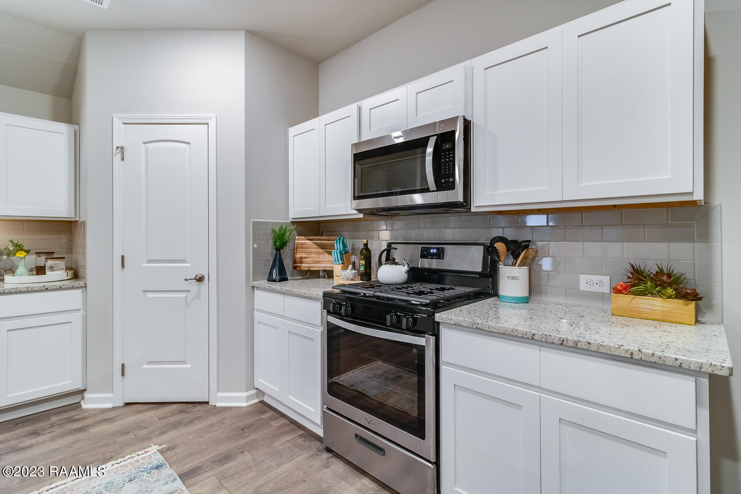 109 Red Pne Drive Lafayette, LA 70501 - Photo 10 of 20 109 Red Pine Dr-12