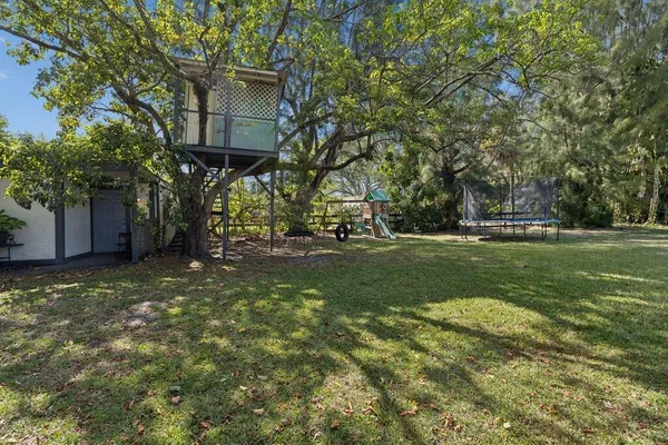 $1,800,000 | 5521 Southwest 109th Avenue, Davie, FL 33328