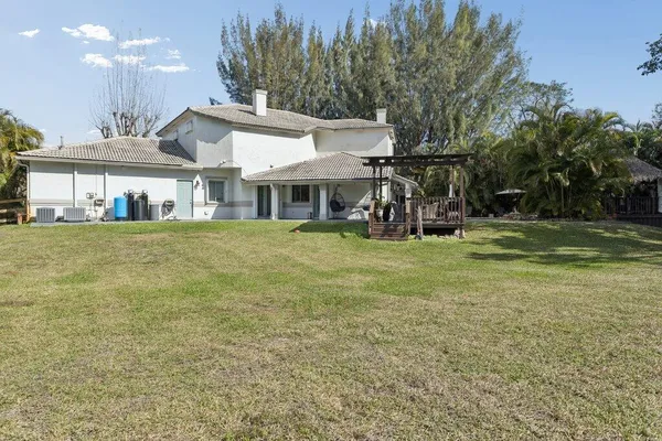 $1,800,000 | 5521 Southwest 109th Avenue, Davie, FL 33328