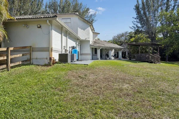 $1,800,000 | 5521 Southwest 109th Avenue, Davie, FL 33328