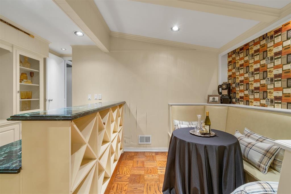 7140 Spring Valley Road Dallas, TX 75240 - Photo 18 of 40