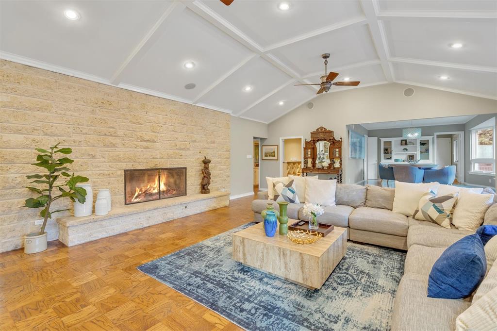 7140 Spring Valley Road Dallas, TX 75240 - Photo 7 of 40