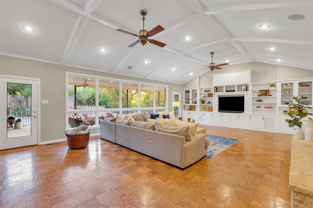 7140 Spring Valley Road Dallas, TX 75240 - Photo 8 of 40