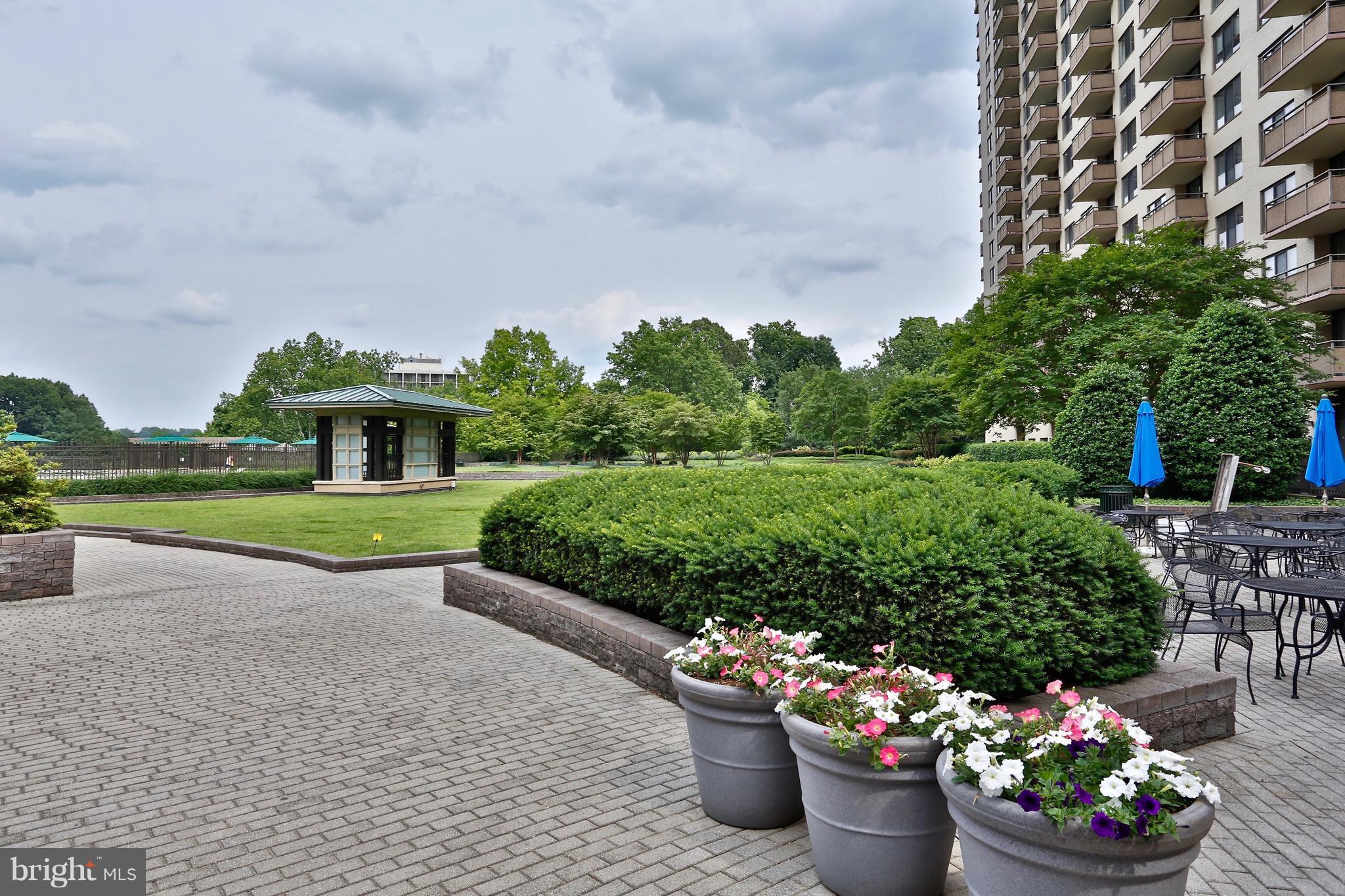 5225 Pooks Hill Road, Unit 1206N Bethesda, MD 20814 - Photo 25 of 25 Expansive beautiful grounds