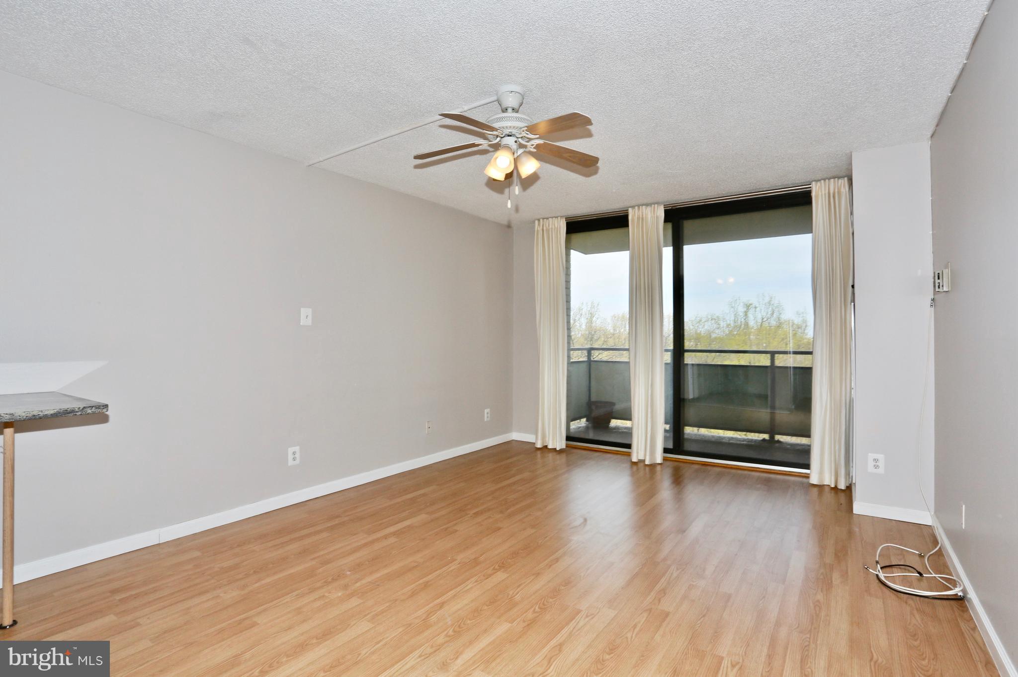5225 Pooks Hill Road, Unit 1206N Bethesda, MD 20814 - Photo 4 of 25 Living Room