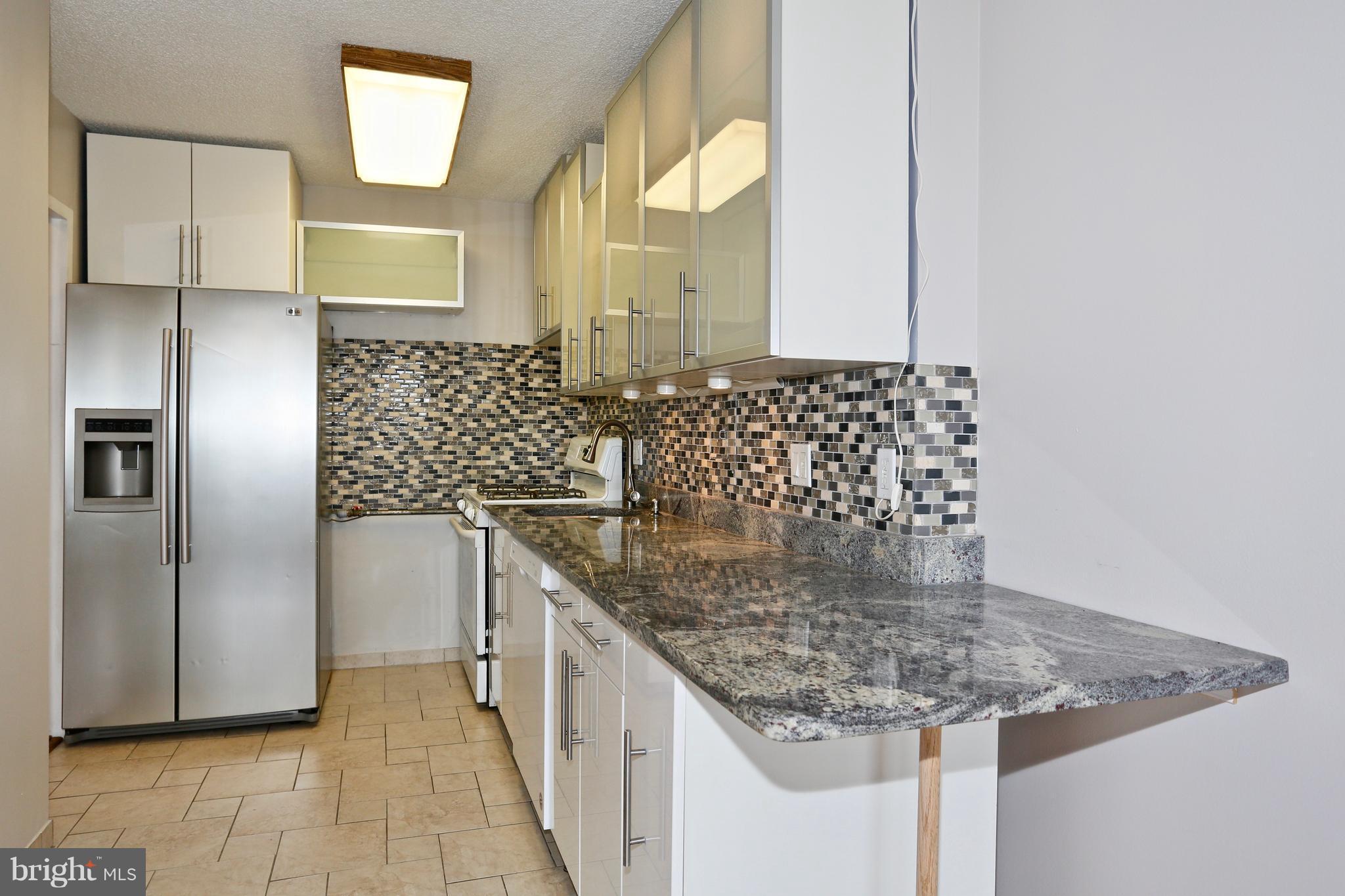 5225 Pooks Hill Road, Unit 1206N Bethesda, MD 20814 - Photo 8 of 25 Kitchen