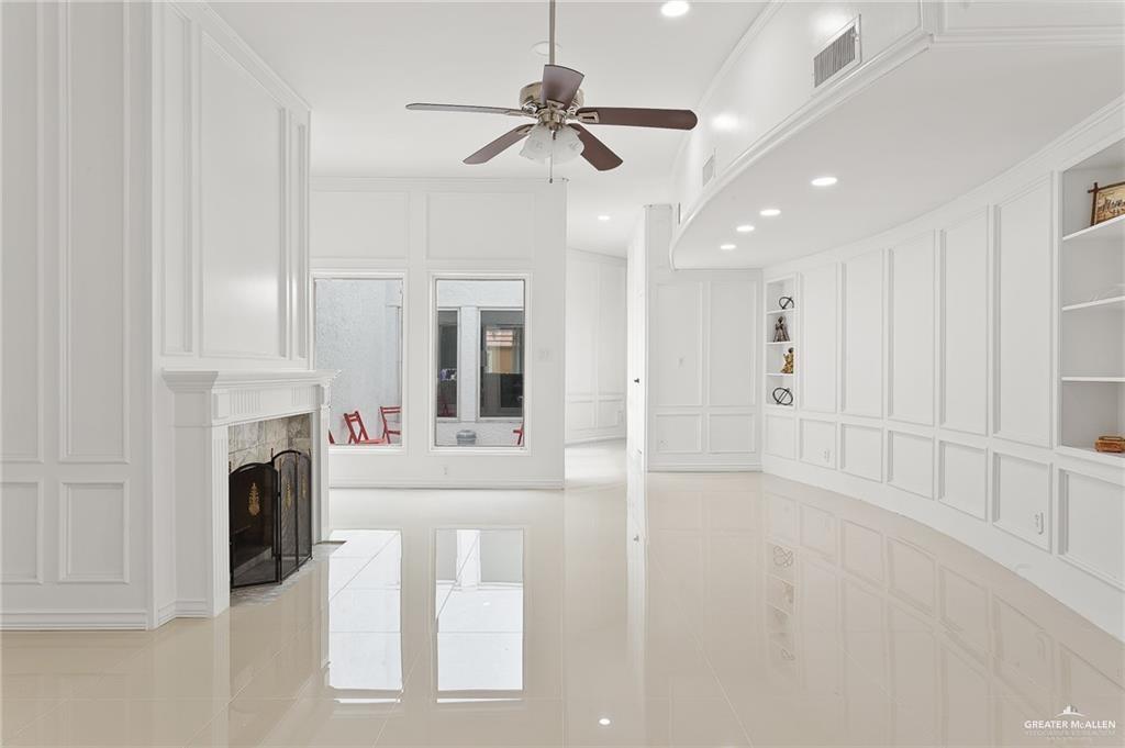 3100 South 2nd Street, Unit 29 McAllen, TX 78503 - Photo 9 of 23 a view of livingroom with washer and dryer