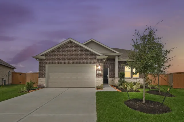 $287,500 | 114 Palmer Bayou, Dayton, TX 77535