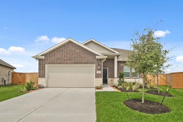 $275,500 | 114 Palmer Bayou, Dayton, TX 77535