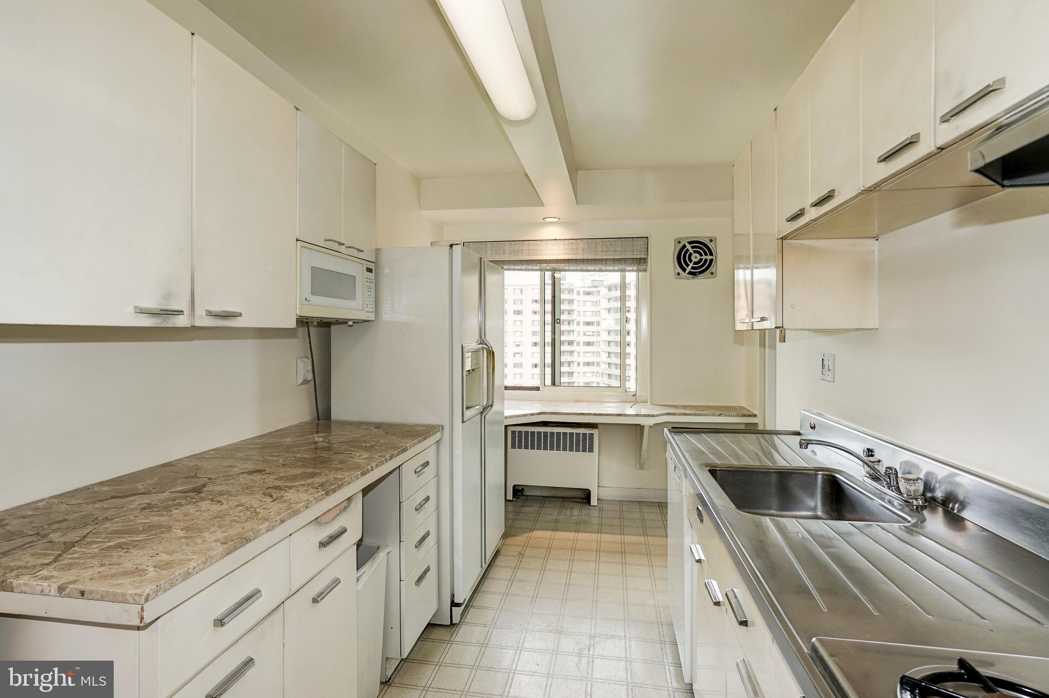 4201 Cathedral Avenue Northwest, Unit 915W Washington, DC 20016 - Photo 13 of 30