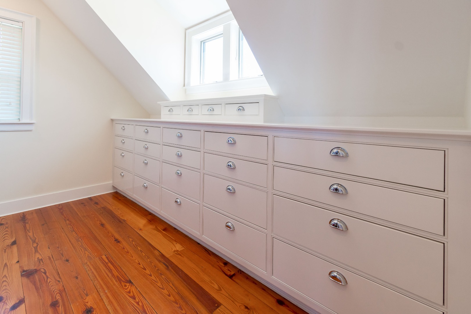 240 Polpis Road Nantucket, MA 02554 - Photo 19 of 45 a view of a kitchen with wooden floor